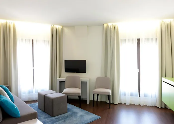 Old Town - Tourism Hotel apartamentowy